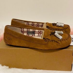 UGG Lizzy flats